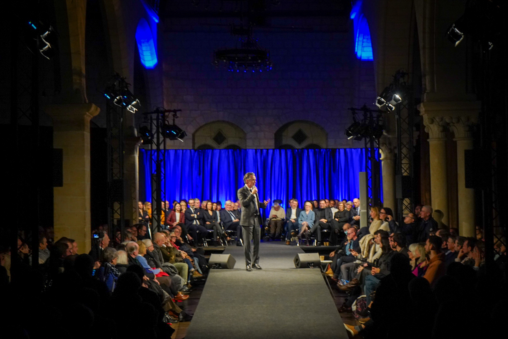 Christophe Béchu présente l’ensemble des candidats de la liste Angers Pour Vous